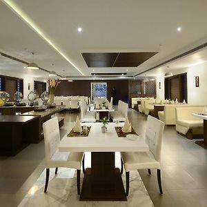 The Taj Vilas